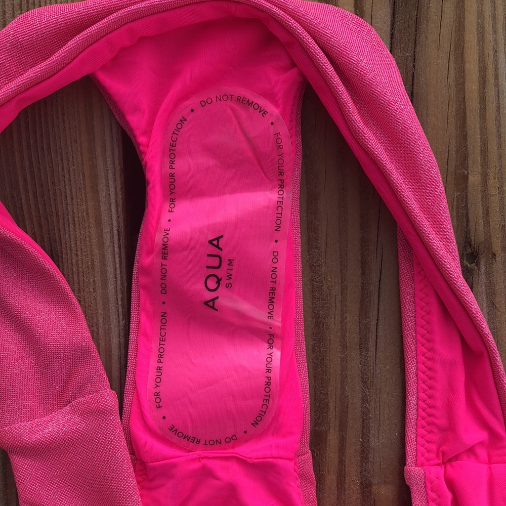 NWT Aqua Swim Bikini Bloomingdale’s Exclusive In Shimmery Pop Pink Size Small - Picture 4 of 6
